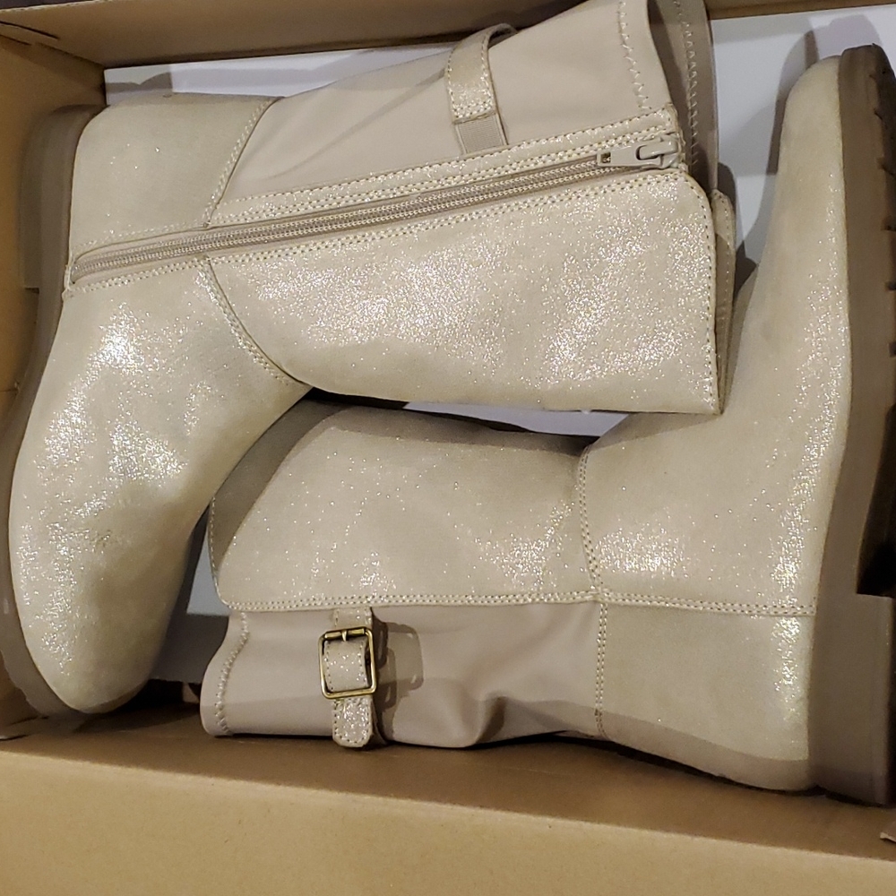 Stride Rite Willow Gold 4W youth (Ladies size 6) boots excellent condition